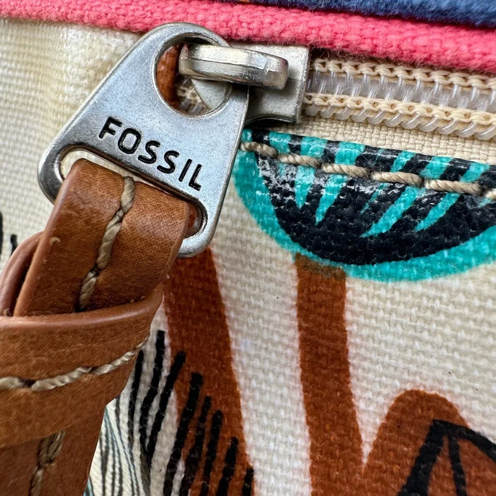 Fossil coated canvas large roomy shoulder bag in cream and blue.